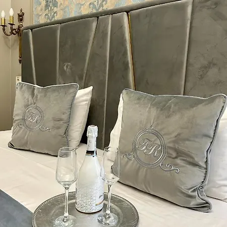 Family Boutique Готель
